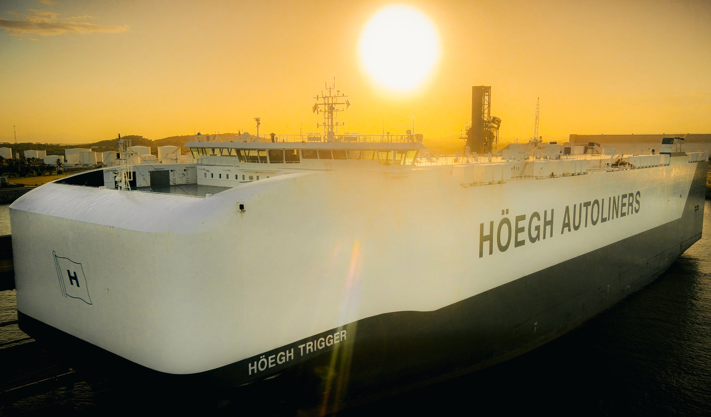 Hoegh Trigger berthed at the Port of Mackay.